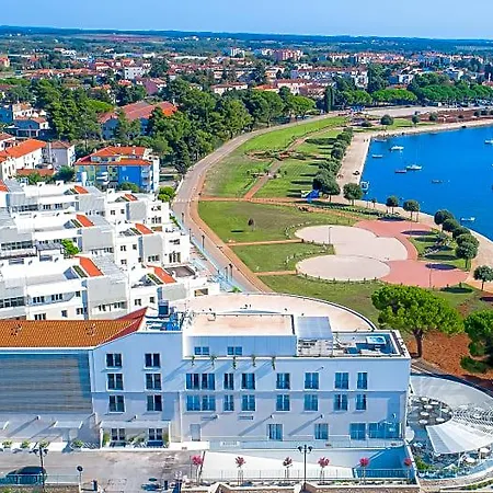 Garden Palace Πανσιόν 4*