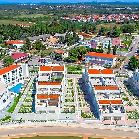 Garden Palace בית הארחה אומאג