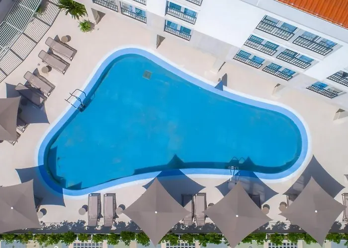 בית הארחה Garden Palace אומאג