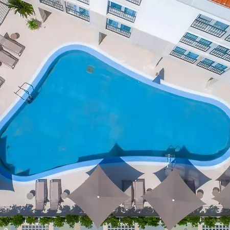 בית הארחה Garden Palace אומאג