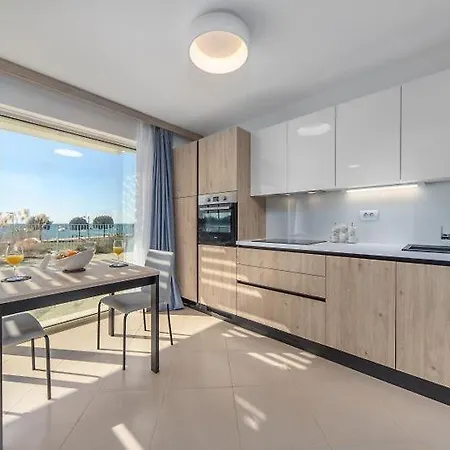 Garden Palace בית הארחה 4*