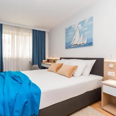בית הארחה Garden Palace 4*