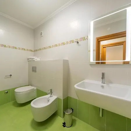 Garden Palace 4* אומאג