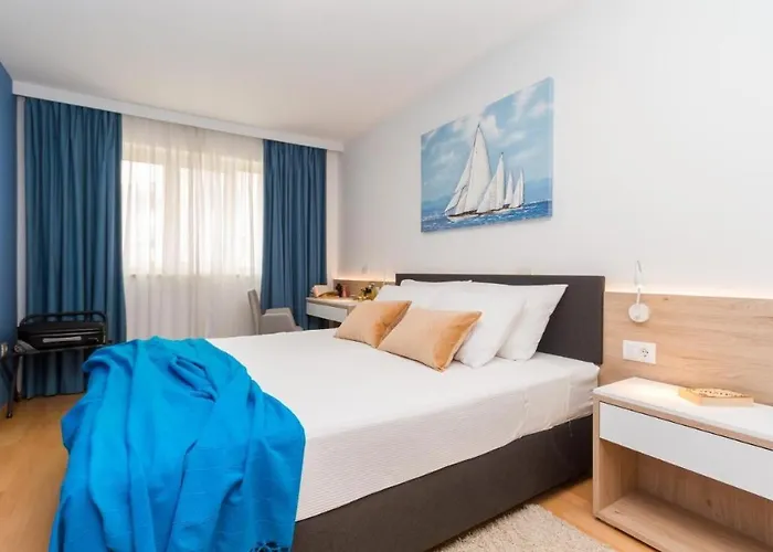 Πανσιόν Garden Palace 3*